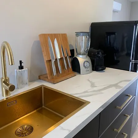 Apartment Amar - 150m From The Arenal - Private Parking - Completely Renovated